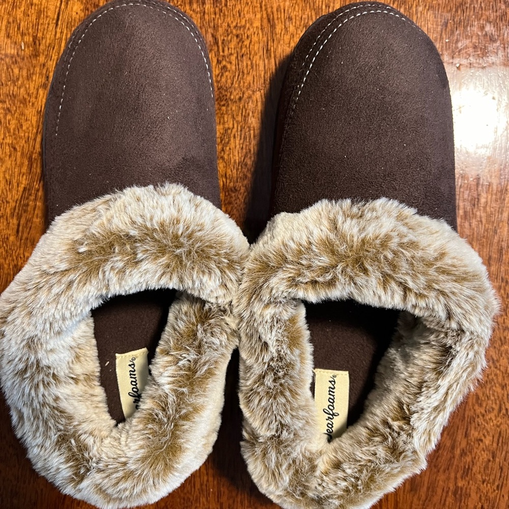 NWOT Women’s Dearfoams Slippers (MBCS Box 2)
